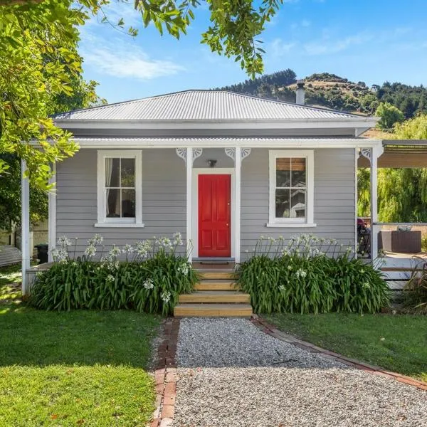 Beautiful Kereru Cottage, hotel v destinaci Little River