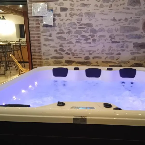 Gîte avec jacuzzi privatif - Haras Le Val Du Conte, hotel em Le Bouillon