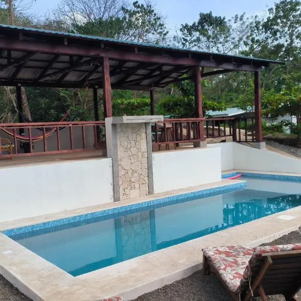 Villas Susurro Del Mar, hotel v destinaci Carrillo