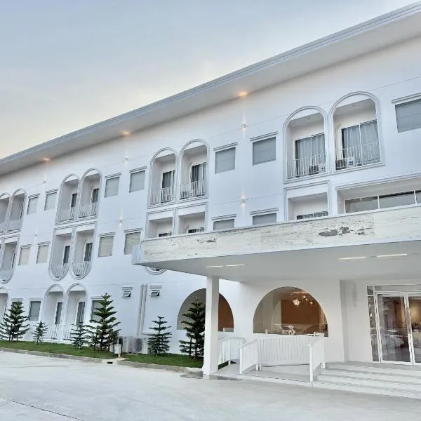 โรงแรมแรบบิท Rabbit Hotel Nangrong, hotel v destinaci Nang Rong