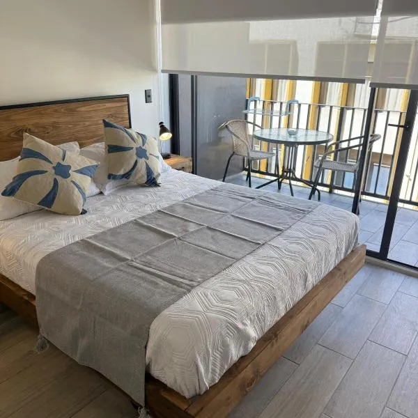 Modern Studio - Spacious Terrace, ξενοδοχείο στο Σαντιάγο