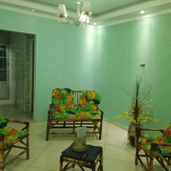 Haja Luz Casa Pousada prox Estação de Trem, hotel in Itaquaquecetuba