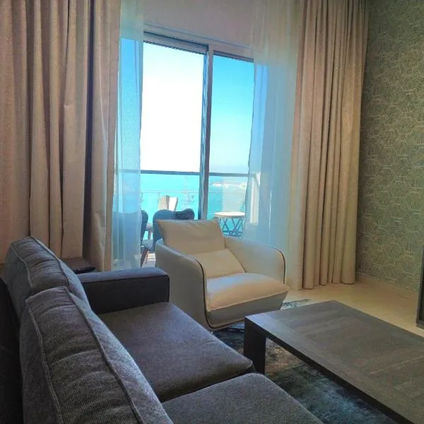 Delux Azure Full Seaview & Louvre Museum 1 bedroom apartment, hotel v destinaci Abu Dhabi