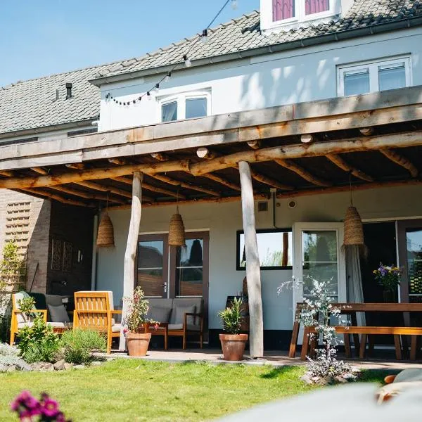 Maison Bellefleur B&B - Pension, hotel v destinaci Renesse
