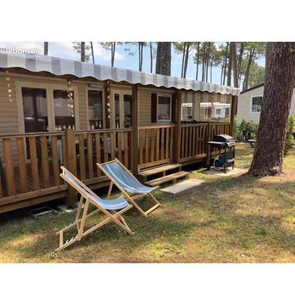 Mobilhome 6 et 4 places terrasses couvertes - Les Dunes de Contis, hotel v destinaci Saint-Julien-en-Born