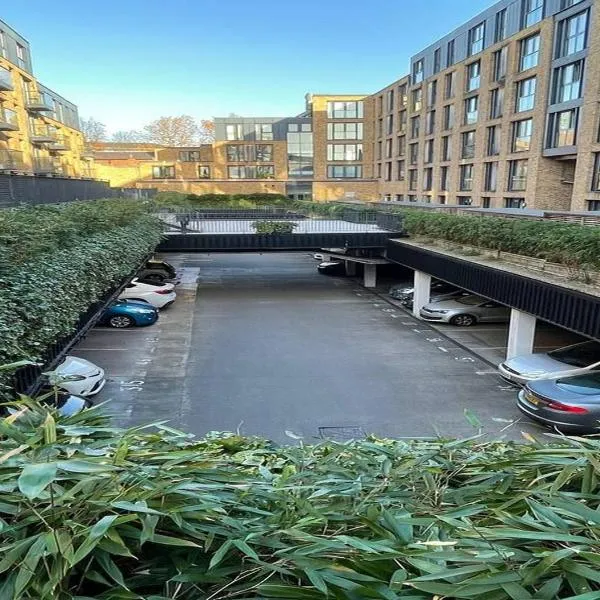 Spacious 1 bed Apartment with workspace, Coffee & FREE secure Parking, hotel v Birminghamu