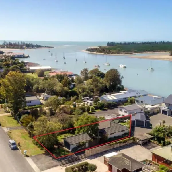 Doonside Private Cottage at Grossi Point Reserve, hotell i Mapua