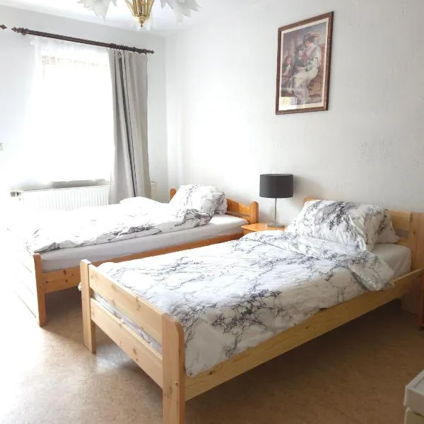 Zimmer für 2 Personen Pension Südthüringen, hotel v destinaci Schwallungen