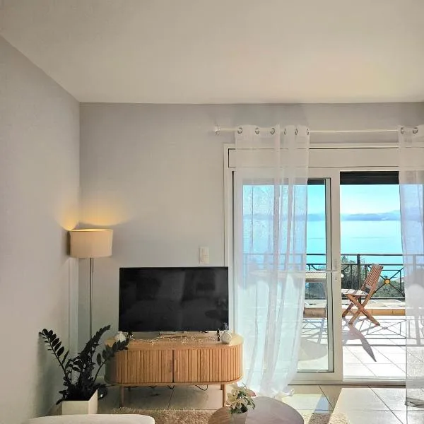 Palmyra Seaview Apartment at Barbati, hotel v destinácii Barbati