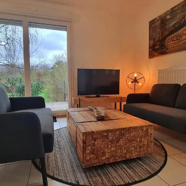 Bel appartement à seulement 30 minutes de Paris, hotel v destinácii Cergy