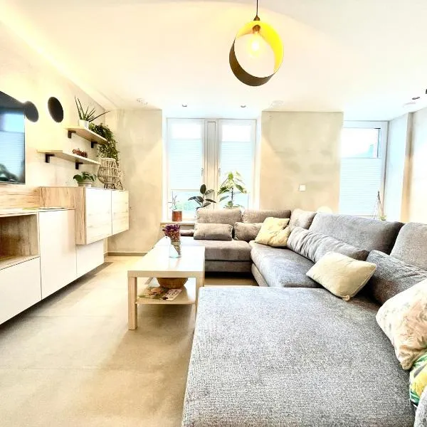 Le Quartier Général des Amis, hotel din Bastogne