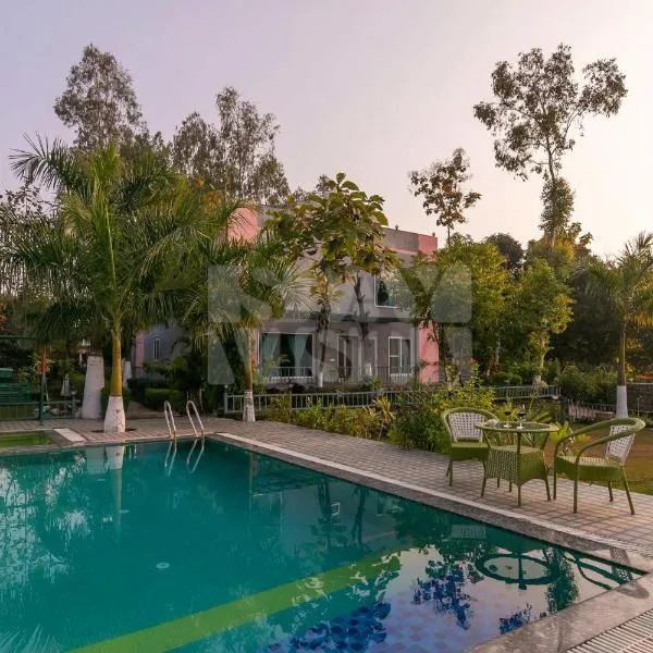 Corbett Calling with Projector Set-Up by StayVista, ξενοδοχείο σε Ramnagar