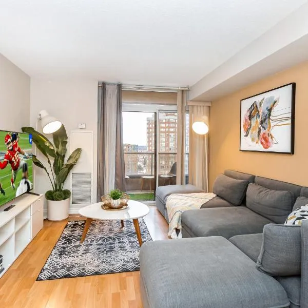 High-End 2BR 2BATH Condo-Steps to Square One Mall, hotel in Mississauga