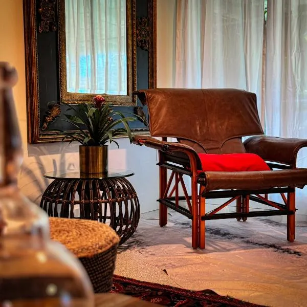 The Lilly- Enchanting Downtown Studio, hotel em High Springs