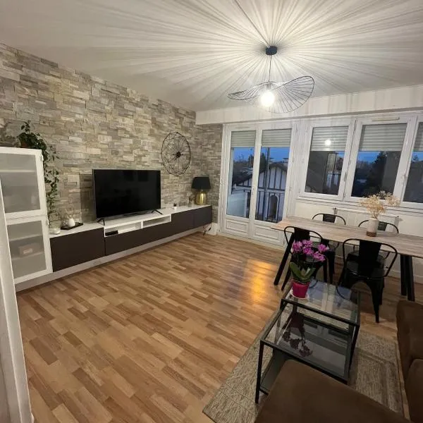 Apartment T3, hotel in Billère