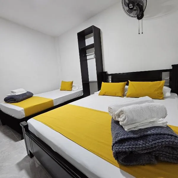 Zavara Hostal - Pueblo Tapao, 321-609-4407, hotell i Pueblo Tapao