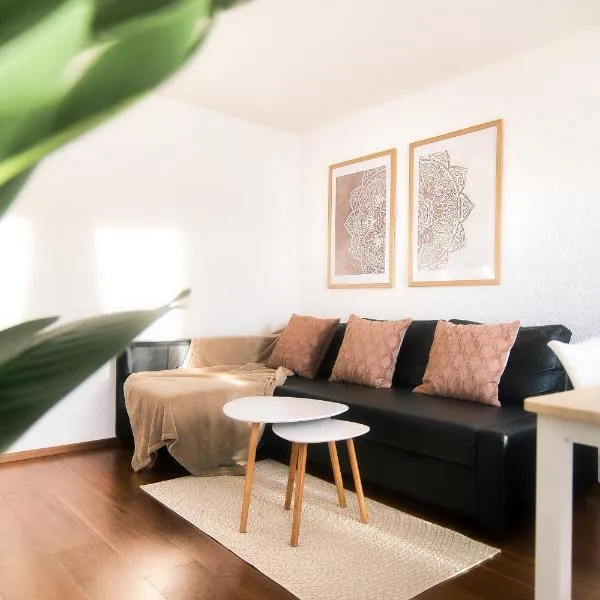 Holiday Apartment NAMASTAY, hotel in Küssaberg