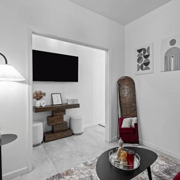 Stylish Apt in West New York 20 Min to Times Square, hotel in West New York