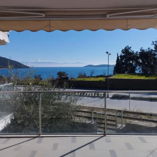 Peramos View Luxury Maisonette, hotel in Nea Peramos