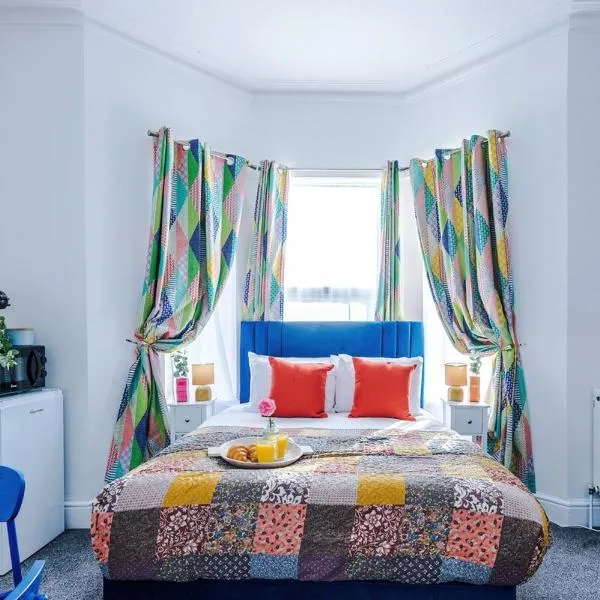 Jephsons Lodge Studio 8 - Free Parking, Netflix, Prime & Disney, hotel in Leamington Spa