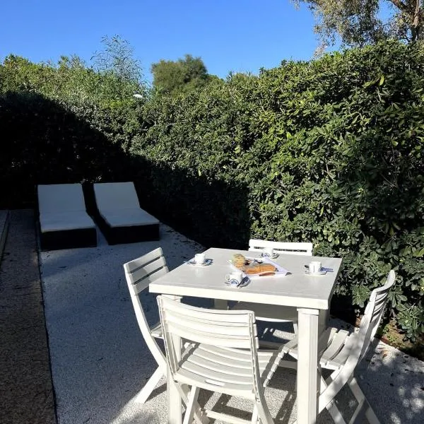 Villetta Solemari - 100m from the beach, Hotel in Costa Rei