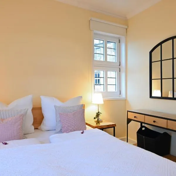 GRÄFIN AMALIA - Elegantes Apartment in der historischen Hinterburg in Schlitz, 2 Schlafzimmer, mit Garten, nahe Fulda und Bad Hersfeld, hotel in Schlitz