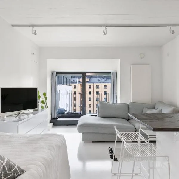 Scandinavian attic apartment in the city center, hotel en Helsinki