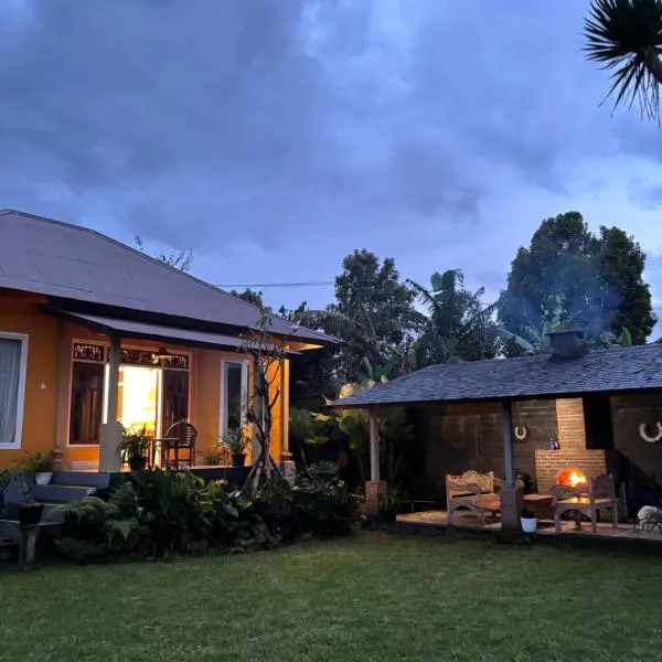 Wana house wanagiri munduk bali, hotel in Gitgit