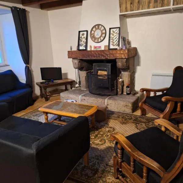 Gite Des Monts D'Arrée, hotel in La Feuillée