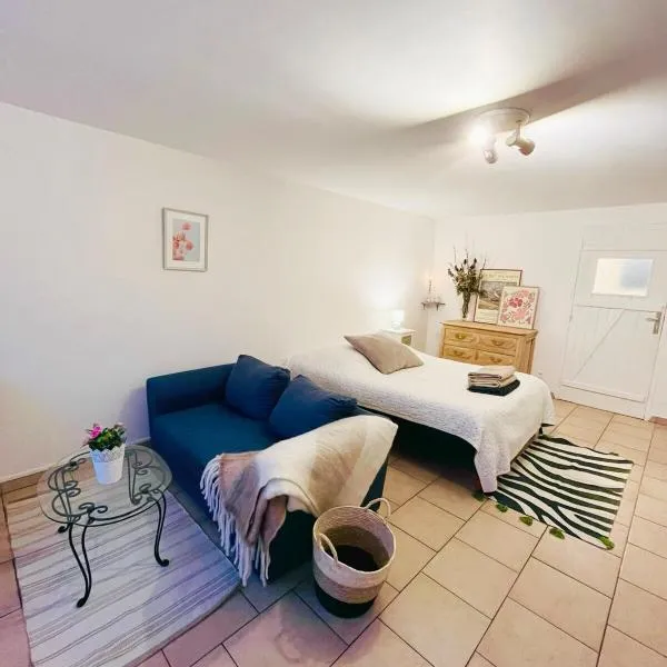 Studio du Mesnil – hotel w mieście Équemauville