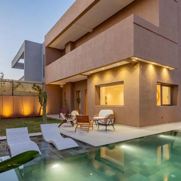 Villa Dar Yas, à 20min du Centre avec Piscine Chauffée, Cuisinière, Chauffeur, Air Hockey, Ping-Pong & Jeux de Société, hotell sihtkohas Marrakech