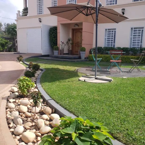Tia Vahine, hotel in Ivato