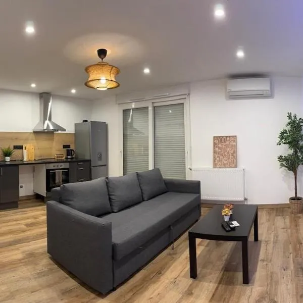 joli appartement T4, hotel in Fontaines-sur-Saône