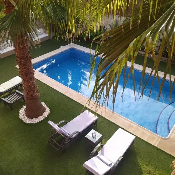 Los Claveles, hotel v destinaci Hornachuelos