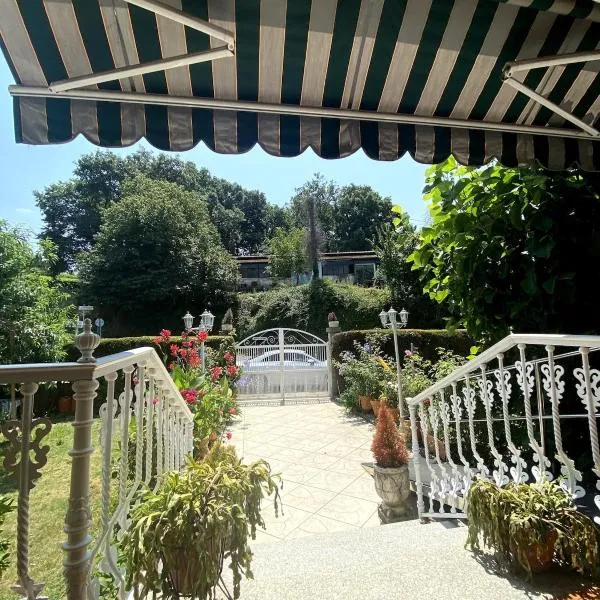 Maison familiale avec vue、Puente-Castreloのホテル