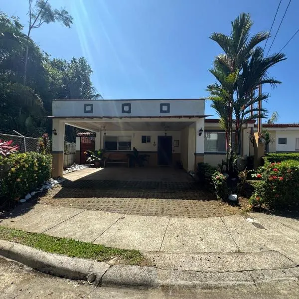 Alma y Paz Beach House, hotel v destinaci Bejuco
