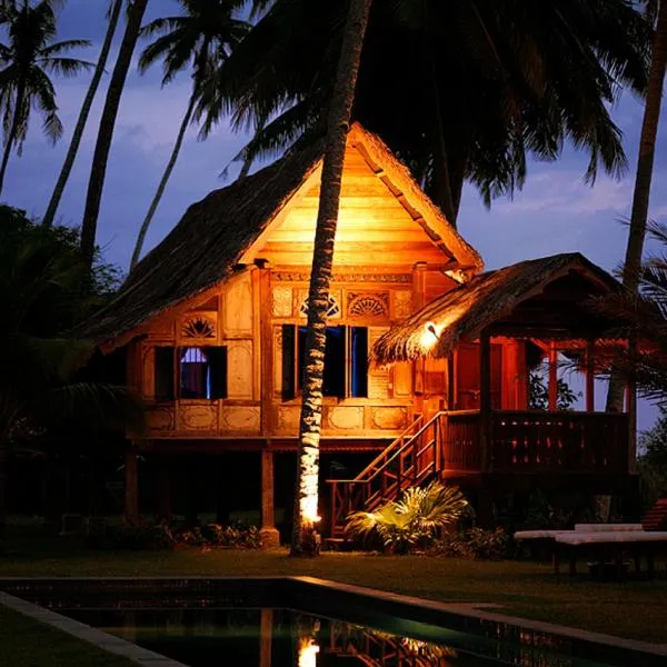 Bon Ton Antique Wooden Villas, hotel v destinaci Pantai Cenang