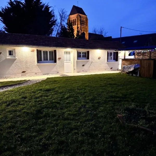 Maison individuelle aux portes de la Sologne, hotel v destinácii La Ferté-Saint-Aubin