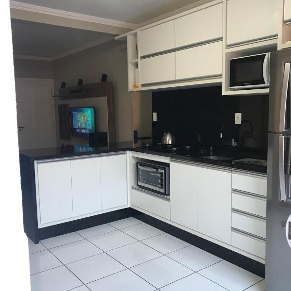 Apartamento 2 quartos sendo 1 suíte na praia dos Ingleses