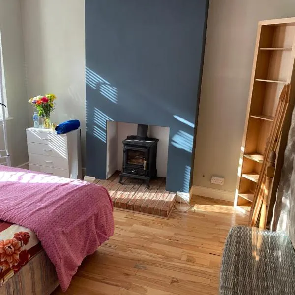 Private Lovely double bedroom, hotel en High Wycombe