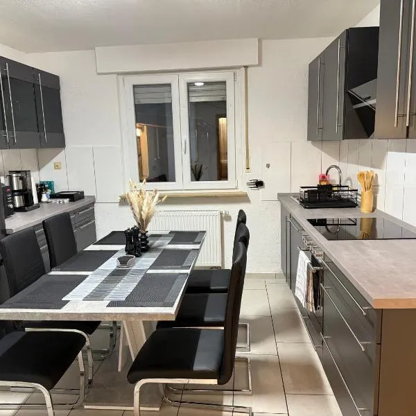 Apisha Apartment 2, hotel v destinaci Kirchheim unter Teck