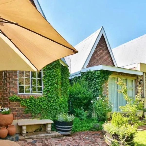 Rooikat Cottage，位于克拉伦斯的酒店