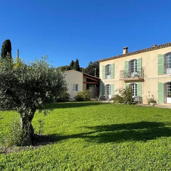 Chambre d'hôtes "La Bastide des Eucalyptus", hotel v destinaci Antibes