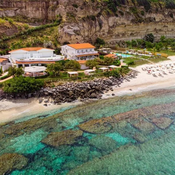 Borgo di Riaci Beach Resort – hotel w mieście Santa Domenica