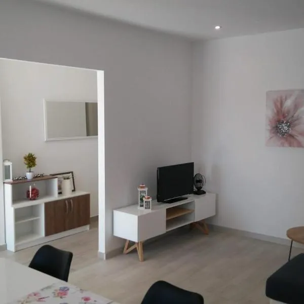 Apartments Tomic, hotel in Dugi Rat