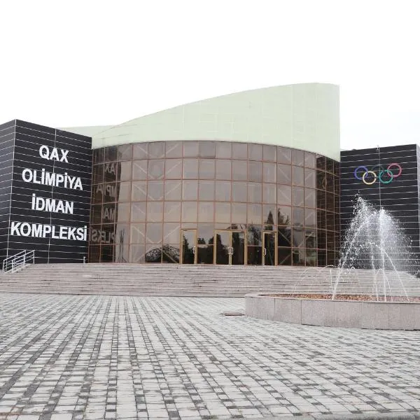 Arena Hotel Qakh, hotell i Qax