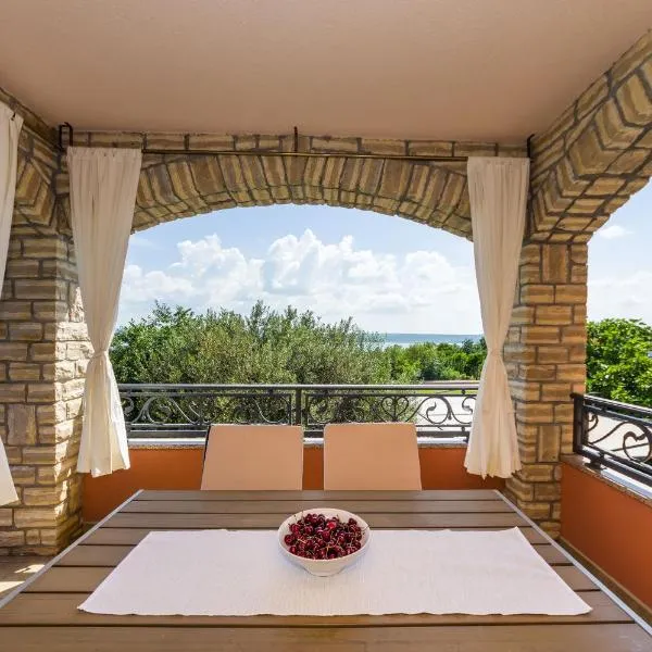 Apartments Orkula, hotel v destinaci Maslenica