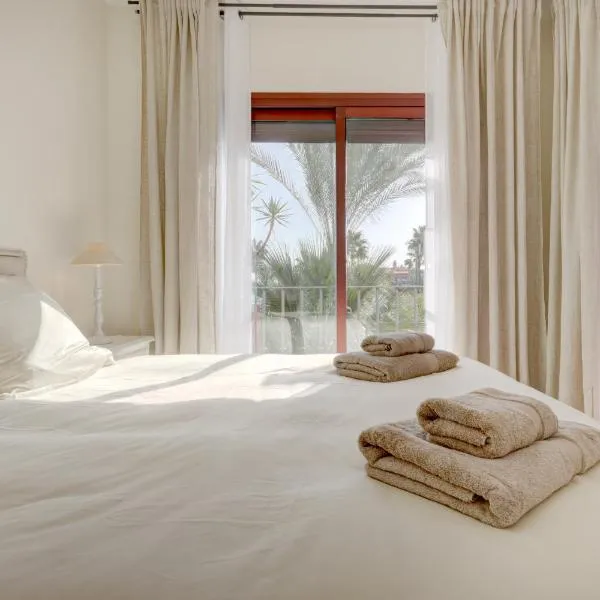 Ático vista mar en Alicate Playa, hotel in Marbella