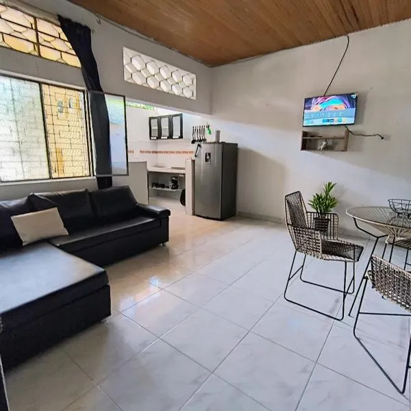 Apt amoblado cerca del hospital de Neiva, hotel in Neiva