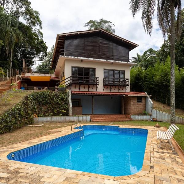 Casa para 10 com Piscina e Churrasqueira em Mairiporã